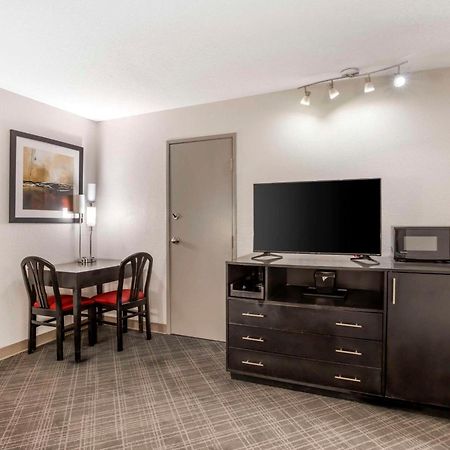 Comfort Suites Nashville Airport - Bna Kültér fotó