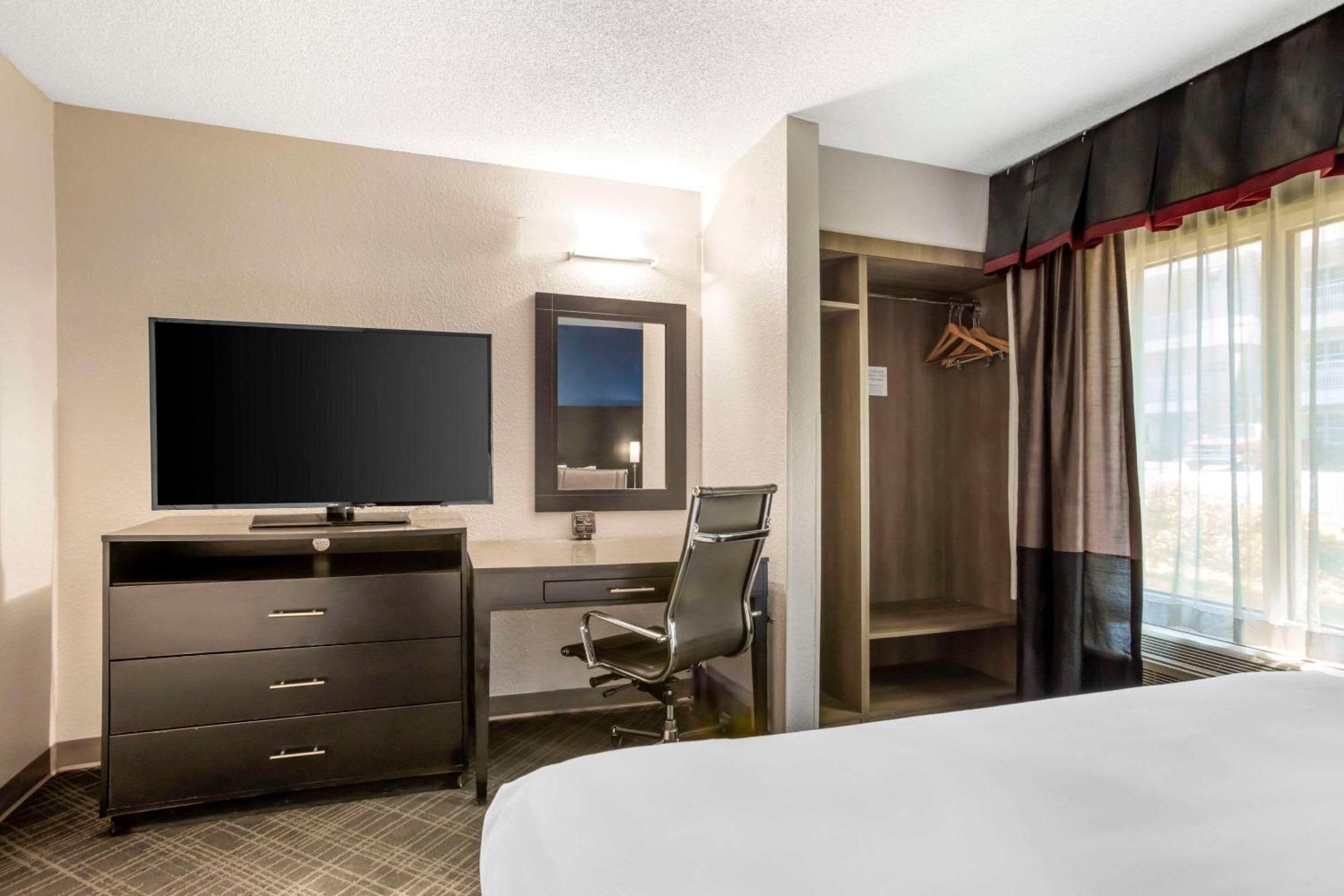 Comfort Suites Nashville Airport - Bna Kültér fotó