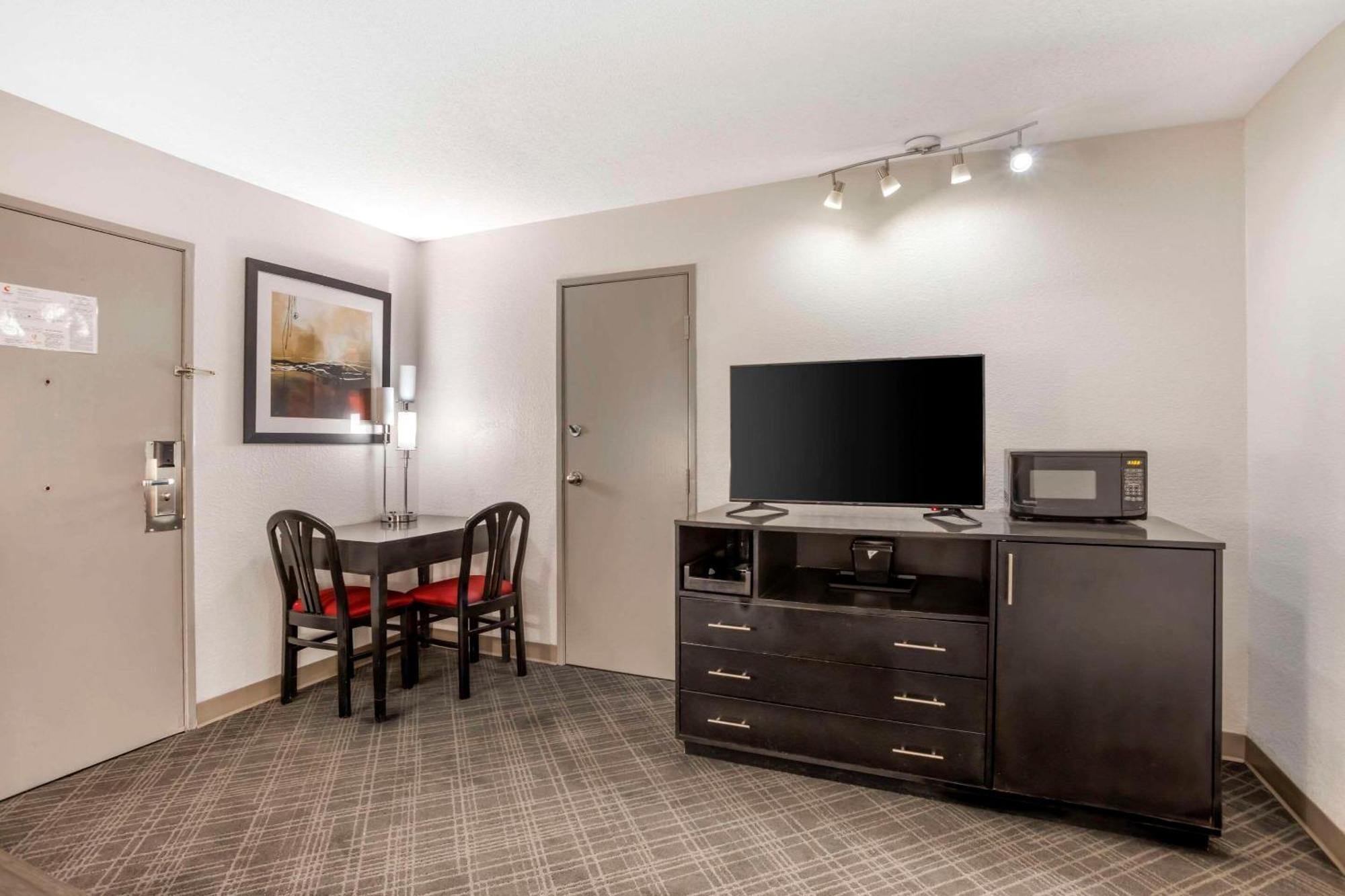 Comfort Suites Nashville Airport - Bna Kültér fotó
